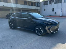 NUOVA RENAULT CLIO FULL HYBRID NERO USATO AZIENDALE NOLA AVELLINO pieno