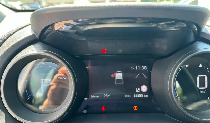 TOYOTA YARIS 1.5 HYBRID TREND BIANCO SUPER USATO NOLA AVELLINO pieno