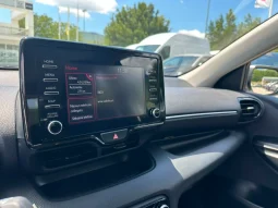 TOYOTA YARIS 1.5 HYBRID TREND BIANCO SUPER USATO NOLA AVELLINO pieno