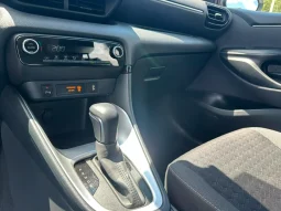 TOYOTA YARIS 1.5 HYBRID TREND BIANCO SUPER USATO NOLA AVELLINO pieno
