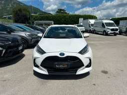TOYOTA YARIS 1.5 HYBRID TREND BIANCO SUPER USATO NOLA AVELLINO pieno