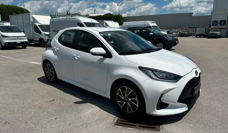 TOYOTA YARIS 1.5 HYBRID TREND BIANCO SUPER USATO NOLA AVELLINO pieno