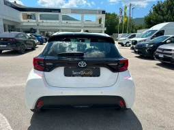 TOYOTA YARIS 1.5 HYBRID TREND BIANCO SUPER USATO NOLA AVELLINO pieno
