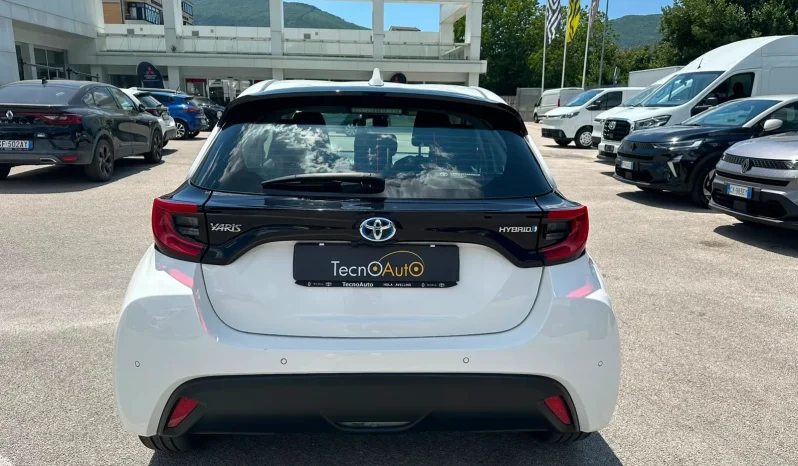 TOYOTA YARIS 1.5 HYBRID TREND BIANCO SUPER USATO NOLA AVELLINO pieno