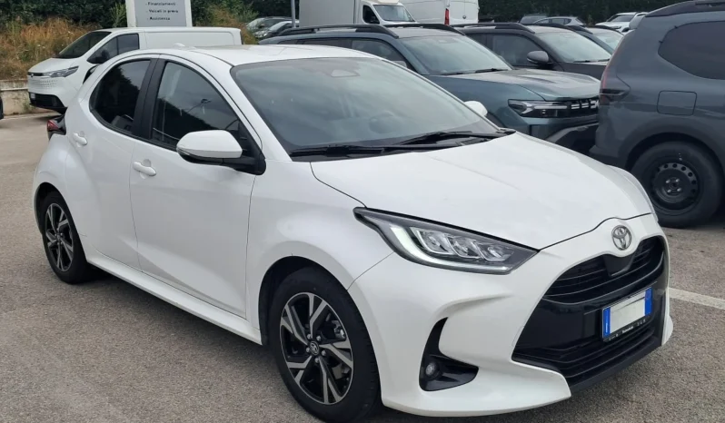 TOYOTA YARIS 1.5 HYBRID TREND BIANCO USATO NOLA AVELLINO pieno