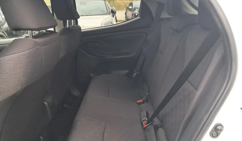 TOYOTA YARIS 1.5 HYBRID TREND BIANCO USATO NOLA AVELLINO pieno