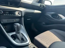 TOYOTA YARIS 1.5 HYBRID TREND SILVER MET USATO NOLA AVELLINO pieno