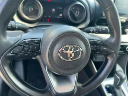 TOYOTA YARIS 1.5 HYBRID TREND SILVER MET USATO NOLA AVELLINO pieno