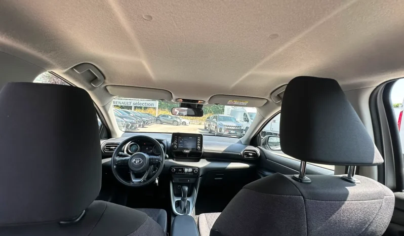 TOYOTA YARIS 1.5 HYBRID TREND SILVER MET USATO NOLA AVELLINO pieno