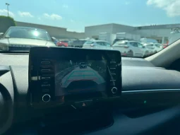 TOYOTA YARIS 1.5 HYBRID TREND SILVER MET USATO NOLA AVELLINO pieno