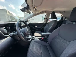 TOYOTA YARIS 1.5 HYBRID TREND SILVER MET USATO NOLA AVELLINO pieno