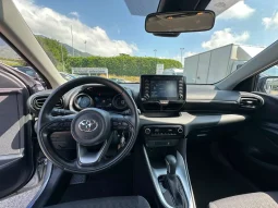 TOYOTA YARIS 1.5 HYBRID TREND SILVER MET USATO NOLA AVELLINO pieno