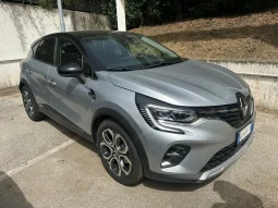RENAULT CAPTUR FULL HYBRID TECHNO VARSAVIA USATO NOLA AVELLINO pieno
