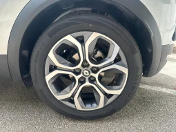 RENAULT CAPTUR FULL HYBRID TECHNO VARSAVIA USATO NOLA AVELLINO pieno