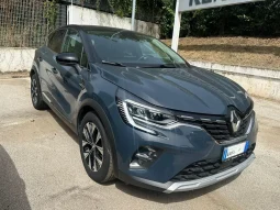 RENAULT CAPTUR E-TECH PLUG-IN HYBRID BLUE USATO NOLA AVELLINO pieno