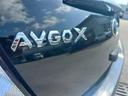 TOYOTA AYGO X 1.0 BENZINA GINGER USATO NOLA AVELLINO pieno