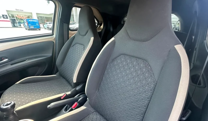 TOYOTA AYGO X 1.0 BENZINA GINGER USATO NOLA AVELLINO pieno