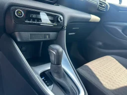 TOYOTA YARIS 1.5 HYBRID TREND GREY USATO NOLA AVELLINO pieno
