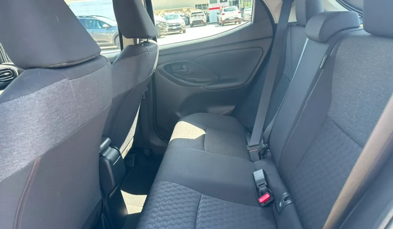 TOYOTA YARIS 1.5 HYBRID TREND GREY USATO NOLA AVELLINO pieno