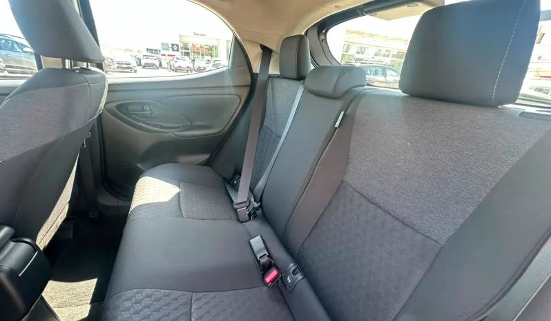 TOYOTA YARIS 1.5 HYBRID TREND GREY USATO NOLA AVELLINO pieno