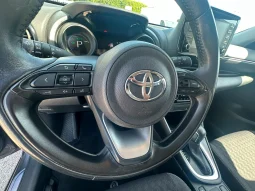 TOYOTA YARIS 1.5 HYBRID TREND GREY USATO NOLA AVELLINO pieno