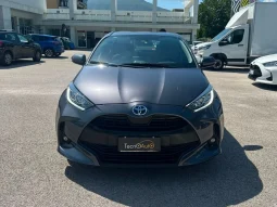 TOYOTA YARIS 1.5 HYBRID TREND GREY USATO NOLA AVELLINO pieno
