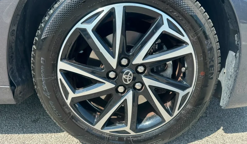 TOYOTA YARIS 1.5 HYBRID TREND GREY USATO NOLA AVELLINO pieno