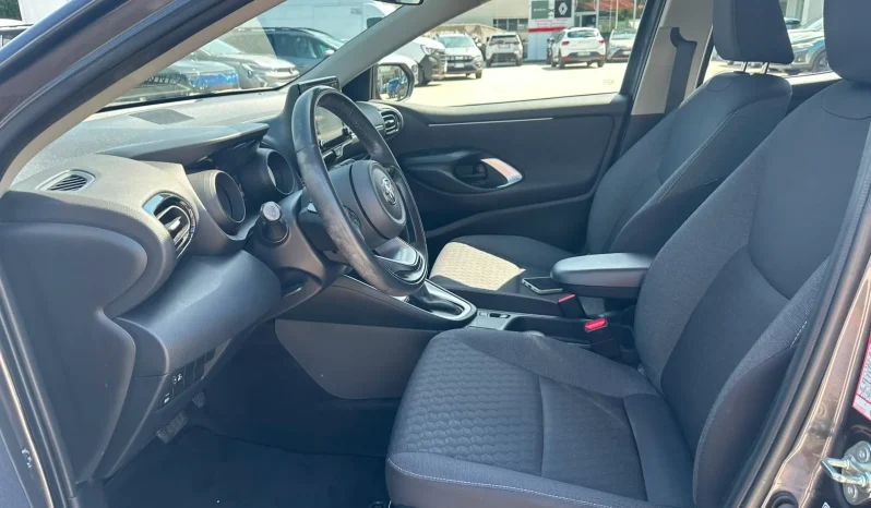TOYOTA YARIS 1.5 HYBRID TREND GREY USATO NOLA AVELLINO pieno