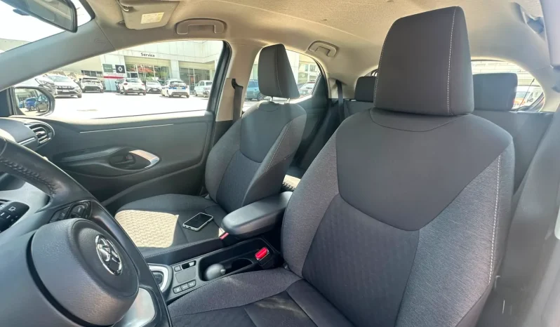 TOYOTA YARIS 1.5 HYBRID TREND GREY USATO NOLA AVELLINO pieno
