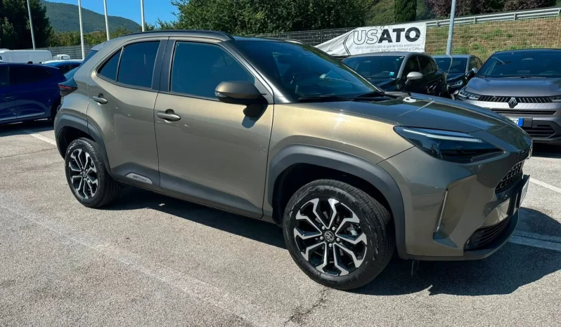 TOYOTA YARIS CROSS 1.5 HYBRID TREND OXIDE BRONZE USATO NOLA AVELLINO pieno