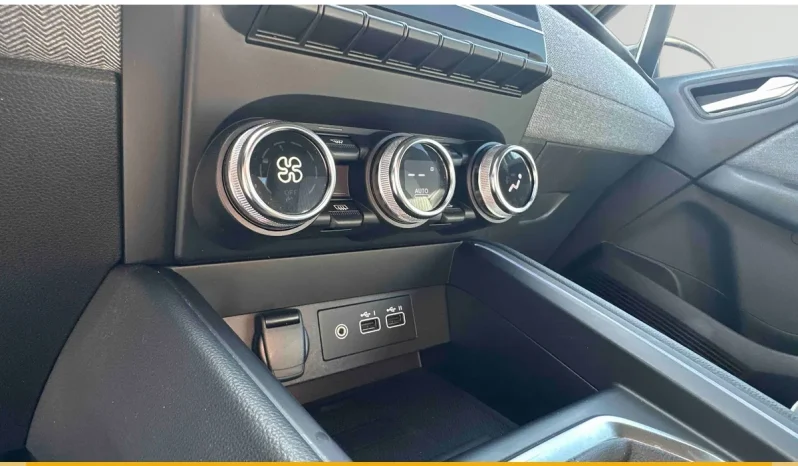 RENAULT CLIO TECHNO TCE BENZINA NERO ETOILE USATO NOLA AVELLINO pieno