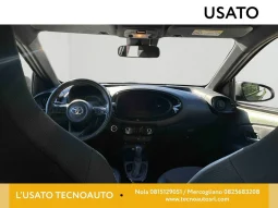 TOYOTA AYGO X LOUNGE AIR BENZINA GREEN USATO NOLA AVELLINO pieno