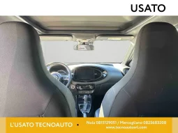 TOYOTA AYGO X LOUNGE AIR BENZINA GREEN USATO NOLA AVELLINO pieno