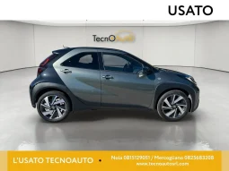 TOYOTA AYGO X LOUNGE AIR BENZINA GREEN USATO NOLA AVELLINO pieno