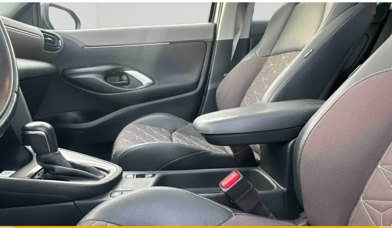 TOYOTA YARIS CROSS LOUNGE DARK GREY USATO NOLA AVELLINO pieno