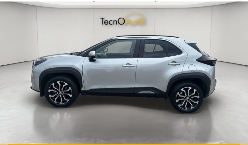 TOYOTA YARIS CROSS TREND 1.5 HYBRID SILVER USATO NOLA AVELLINO pieno