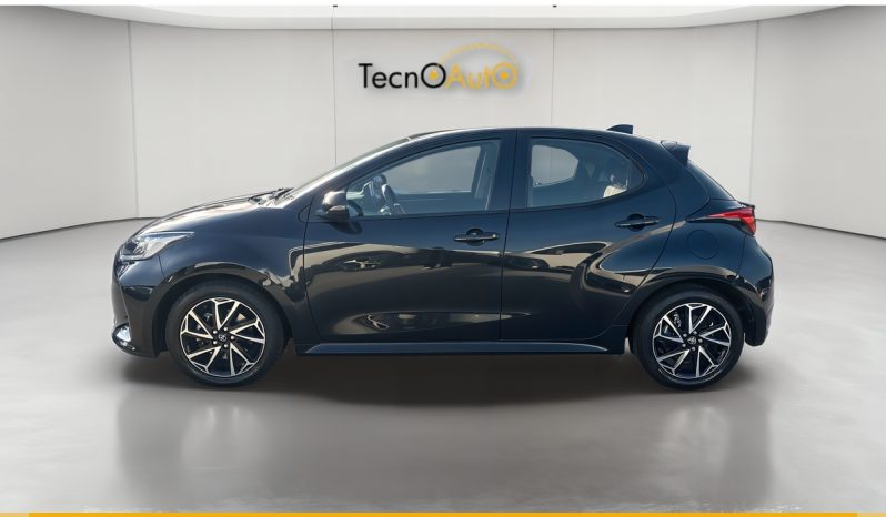TOYOTA YARIS TREND 1.5 HYBRID BLACK MET USATO NOLA AVELLINO pieno